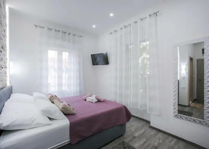 D&d In Centre Guest house